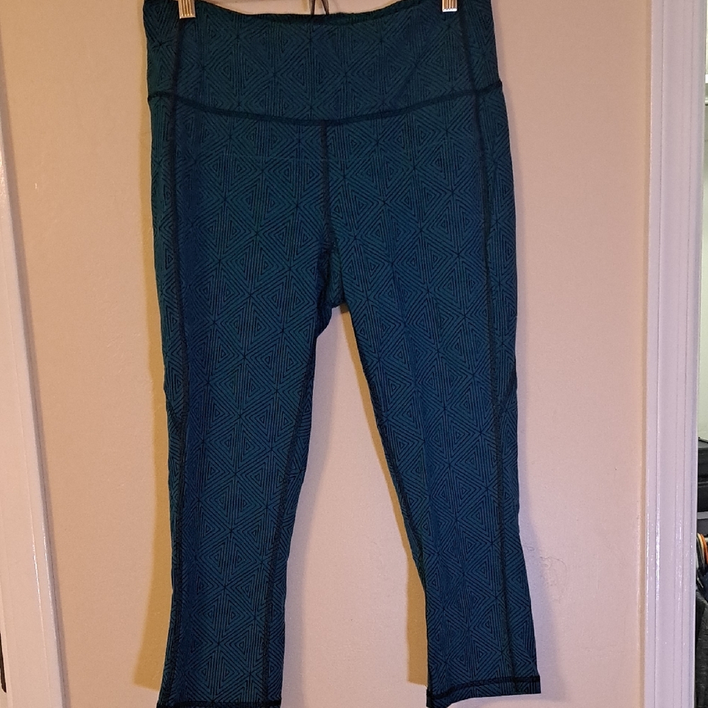 Lucy Set - Blue and Black Patterned Leggings And Sports Bra